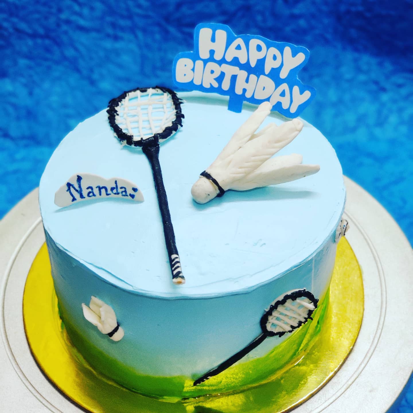 Badminton cake - Decorated Cake by Ruchi Narang - CakesDecor